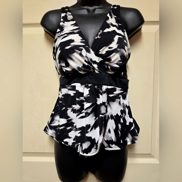 knee length swim dress Modest Tropic Dream Tropic Dream / S For Women Swim dresses are meant to fit snugly Women's Alana Knee Length Long